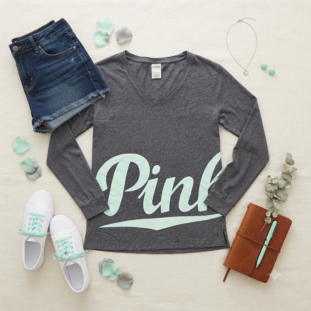 Victorias Secret PINK Long Sleeve V-Neck‎ Graphic Tee Grey Mint Green Medium
